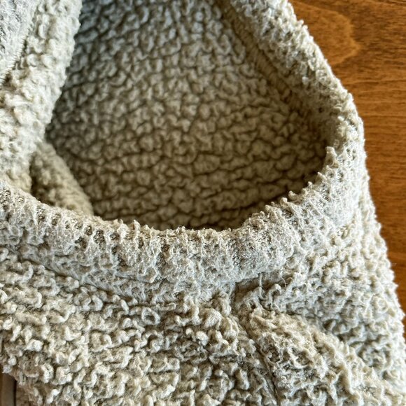 Patagonia cozy tan fleece vest S 7-8 - Picture 6 of 11